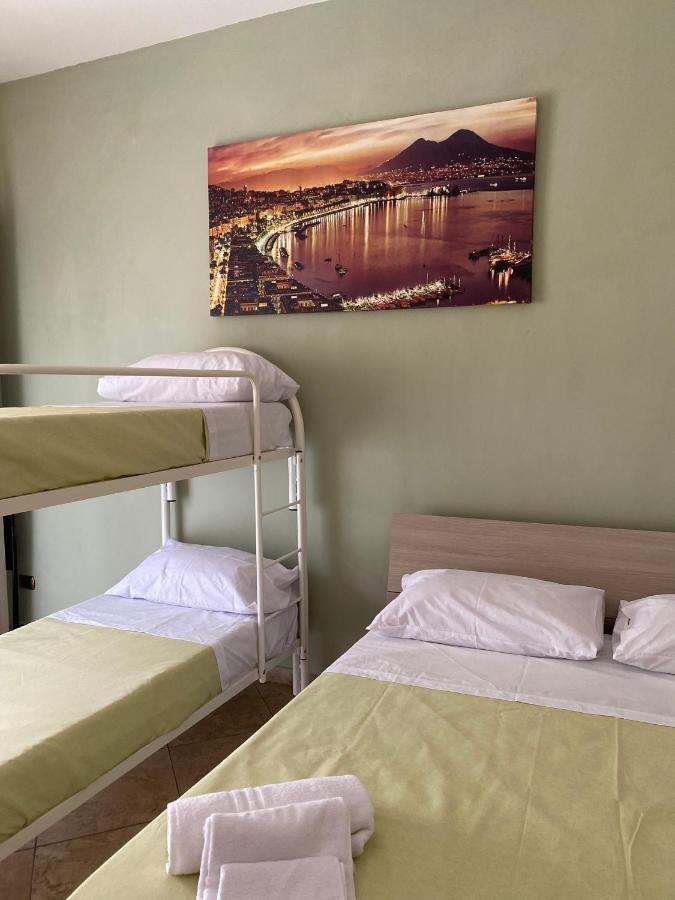 Falu Napoli Centro Camera Con Cucina E Bagno Privato Ξενοδοχείο Εξωτερικό φωτογραφία