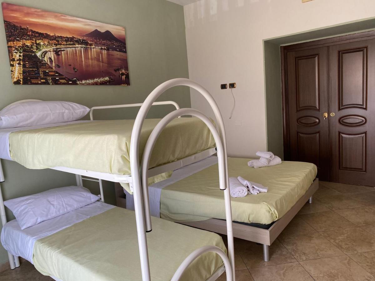 Falu Napoli Centro Camera Con Cucina E Bagno Privato Ξενοδοχείο Εξωτερικό φωτογραφία