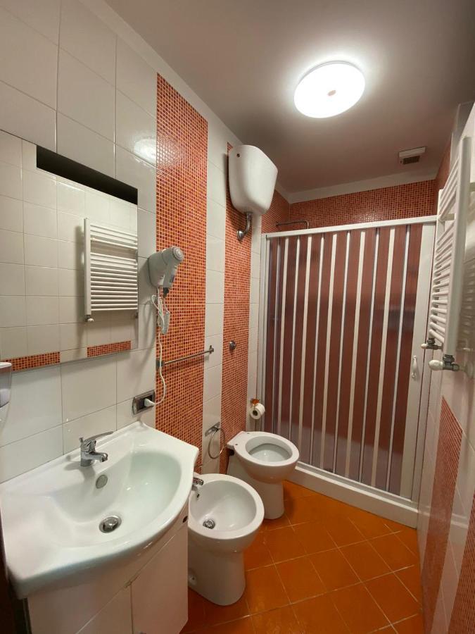 Falu Napoli Centro Camera Con Cucina E Bagno Privato Ξενοδοχείο Εξωτερικό φωτογραφία