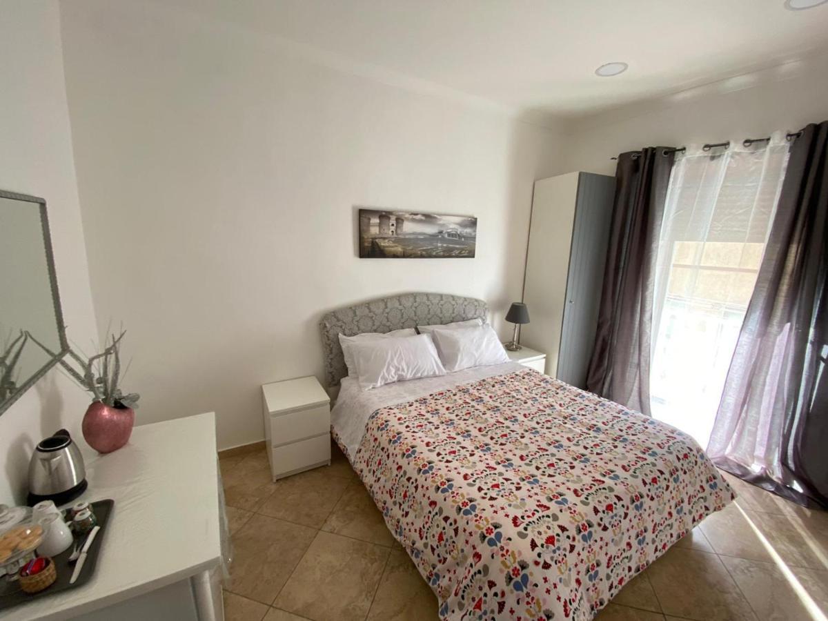 Falu Napoli Centro Camera Con Cucina E Bagno Privato Ξενοδοχείο Εξωτερικό φωτογραφία
