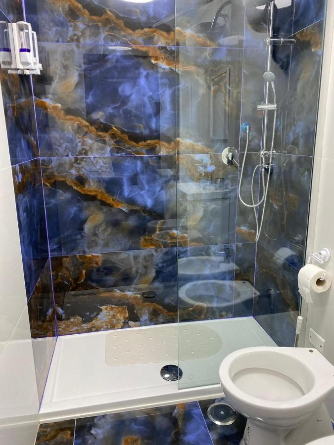 Falu Napoli Centro Camera Con Cucina E Bagno Privato Ξενοδοχείο Εξωτερικό φωτογραφία